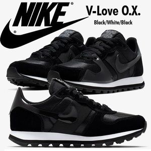 NIKE V-LOVE O.X. Sneaker